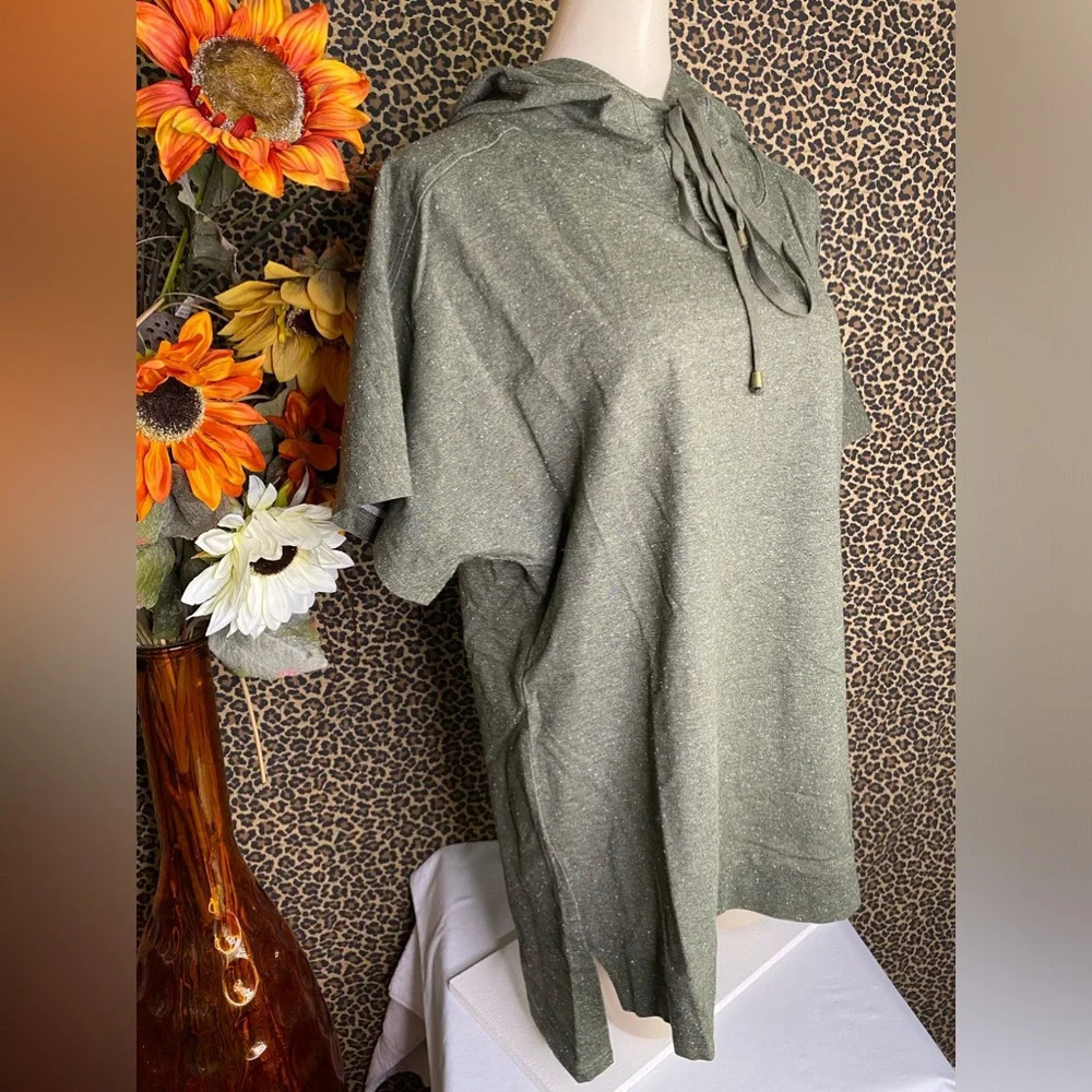 🌴3/$30🌴DOE & RAE Olive Green Marble Lace-Up Neck Short Sleeve Hooded Top NWT - Picture 5 of 12
